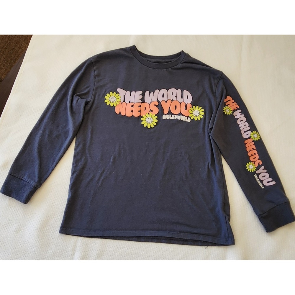 Smiley World Girls Medium (8) "The World Needs You" Long Sleeved Gray T-shirt‎